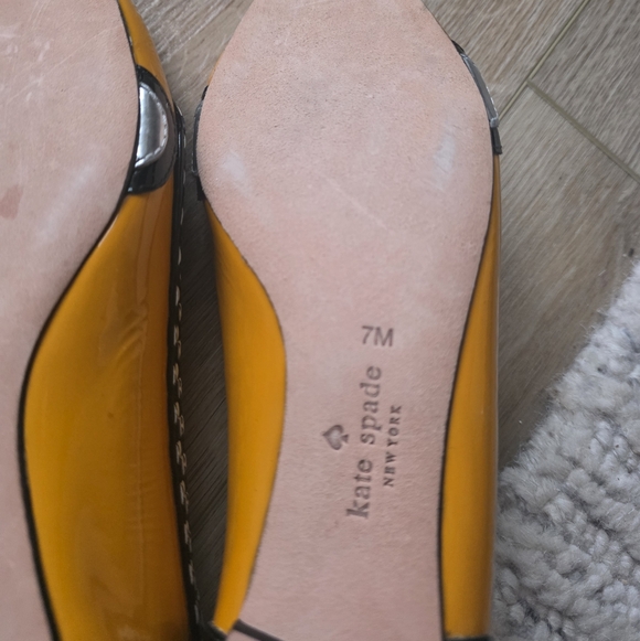 NEW Kate Spade New York Gogo Taxi Ballet Flats Size 7 Yellow White Black Patent - Picture 6 of 13